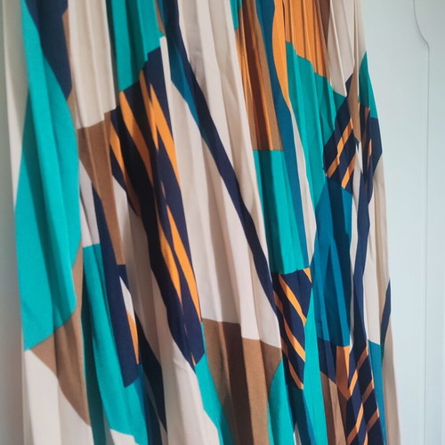 Pleated skirt Shein like new, multicolor, size M