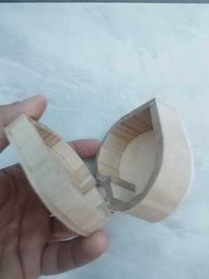 Wooden heart box new, about ten centimeters