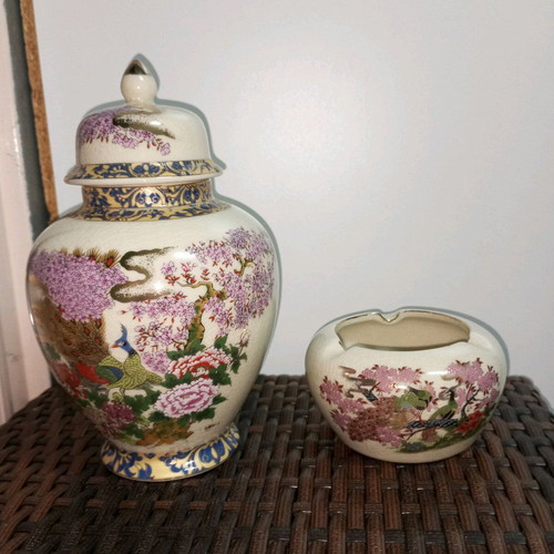 Satsuma vase with lid and ashtray like new