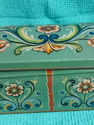 Κουτί Τενεκεδένιο Μεταχειρισμένο Με Λουλούδια