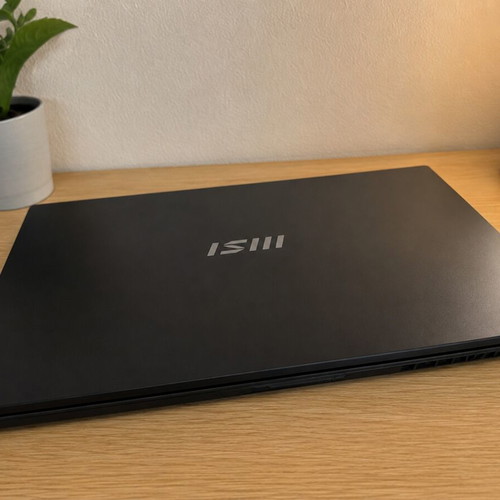 MSI Modern 15 B7M laptop Ryzen 7 16GB RAM 512GB SSD