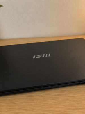 MSI Modern 15 B7M laptop Ryzen 7 16GB RAM 512GB SSD