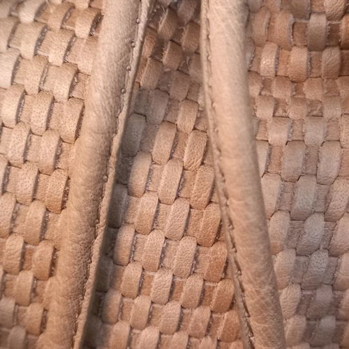 Uuterque leather pouch with strap