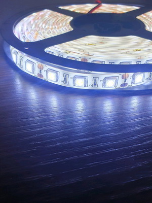 Led strip white color 6000K 12 volt 14.4watt 5 meters new