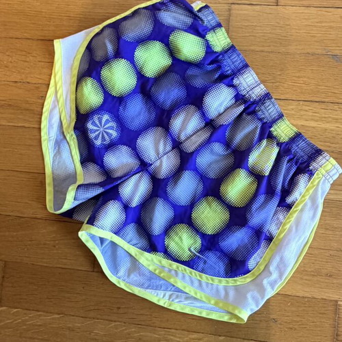 Nike shorts size S like new, multicolor