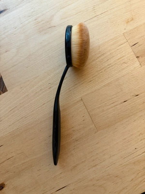 Rossmann foundation brush like new