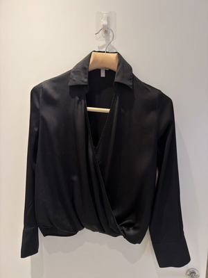 H&M black satin shirt like new, size M