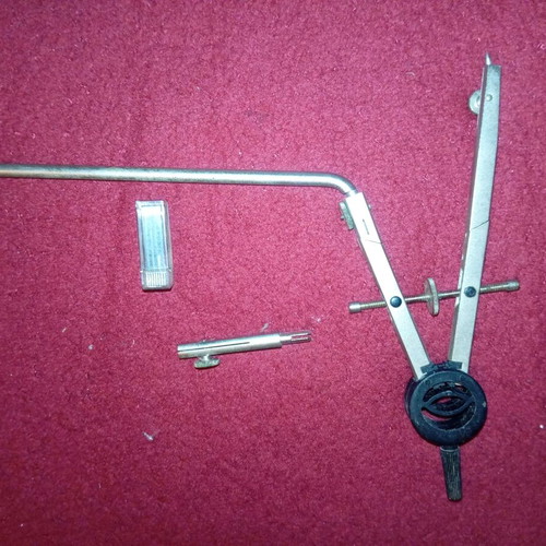 Compass used with pencil leads and extra accessories