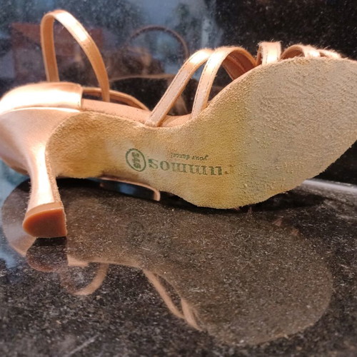 Латински танцови обувки RUMMOS употребявани, златист champagnize, номер No. 34/5