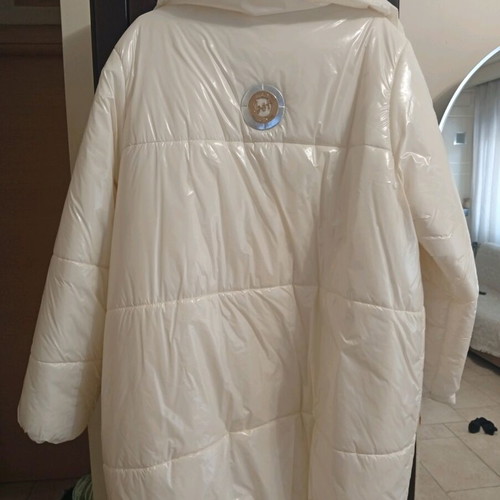 Puffer coat white/cream like new with belt and large collar