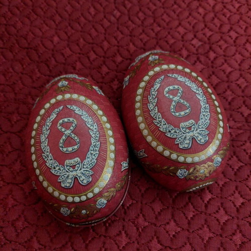 Vintage Metal Easter Egg Storage Box like new