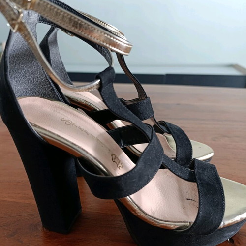 Stefania black high-heeled sandals like new with gold details