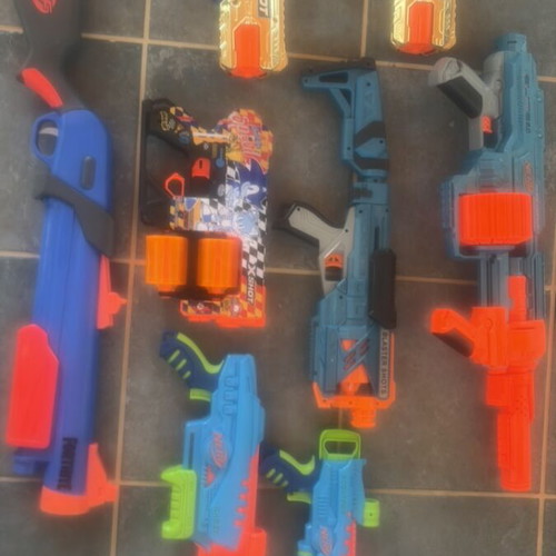 Nurf guns like new