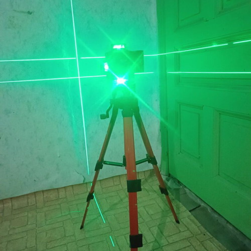 Milwaukee Laser Level new with 4-point and 2-line laser