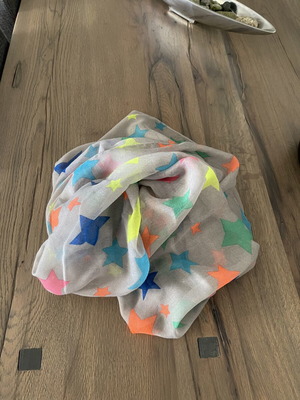Benetton scarf like new, multicolored