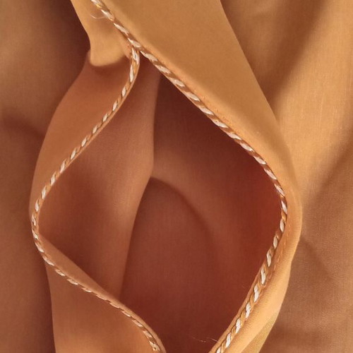Kaftan vintage with hood and embroidery, like new