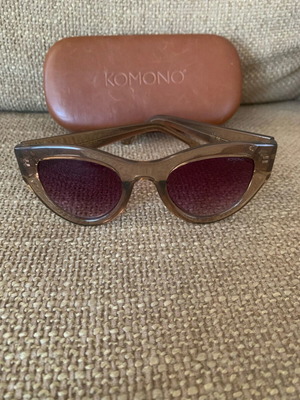 Komono γυαλιά ηλίου σε άριστη κατάσταση