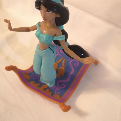 Kinder Maxi Jasmine figure like new, Disney princess