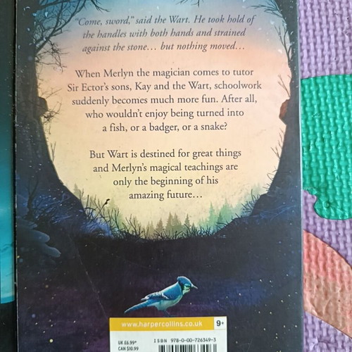 Mystery book set like new, pack of 4, English