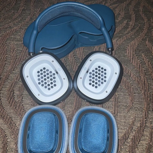 Apple AirPods Max Blue like new with case and protectors