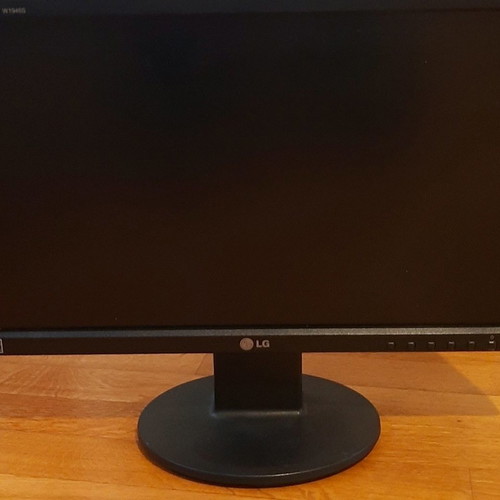 LG Flatron monitors used, pack of 2