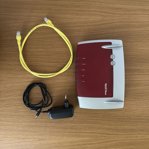AVM FRITZ!Box 4040 Premium Mesh Router like new with Gigabit ports