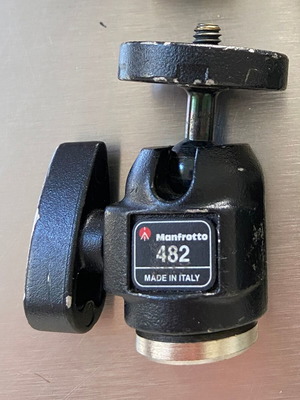 Manfrotto 482 tripod head used with adaptors