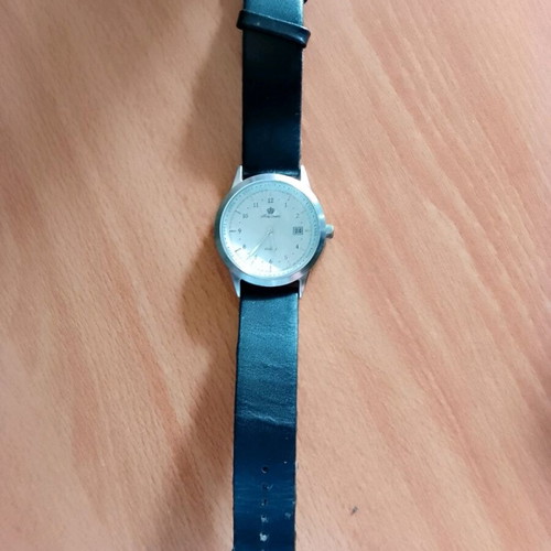 King Quartz watch like new, functional