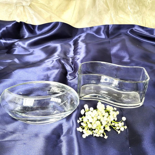 Set of 2 Minimal Crystal Bowls Vases like new (20cm)