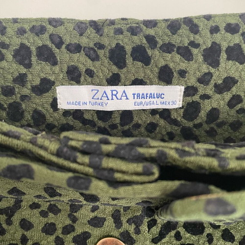 Mini skirt Zara like new, green-black animal print, size L