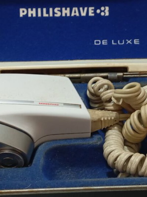 Philips Philishave 3 Deluxe vintage electric shaver used with case