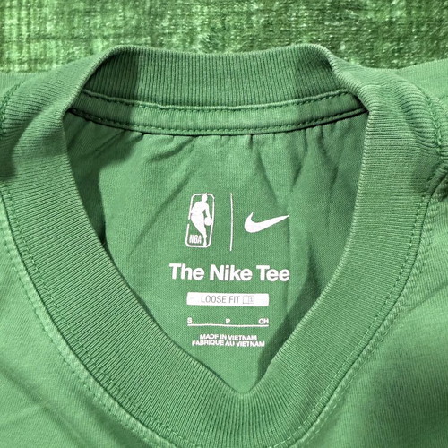 Celtics T-shirt NBA loose fit size small like new green