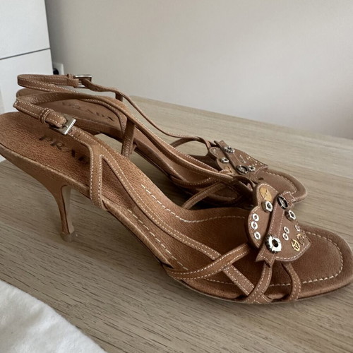 Prada vintage πέδιλα με καρδιά και χάντρες μέγεθος 40 μπεζ σαν καινούργιο