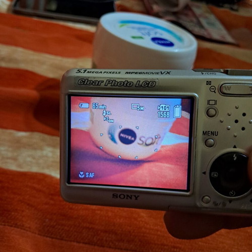 Sony Cyber-shot DSC-T3 digital camera like new, 5.1 Mp