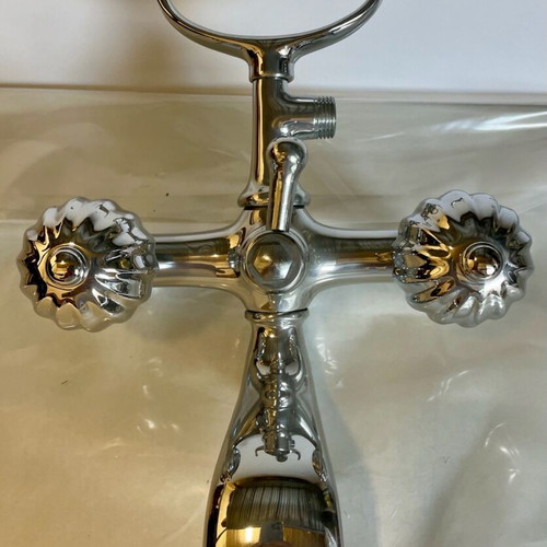 California chrome bathtub faucet