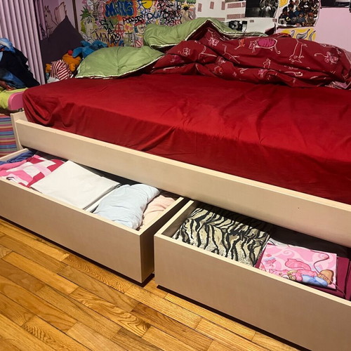 Single bed used with storage space