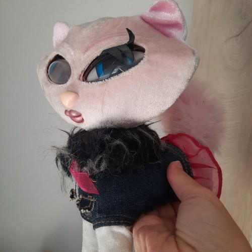 Bratz Petz Catz SuperStar Kendall plush cat with clothes