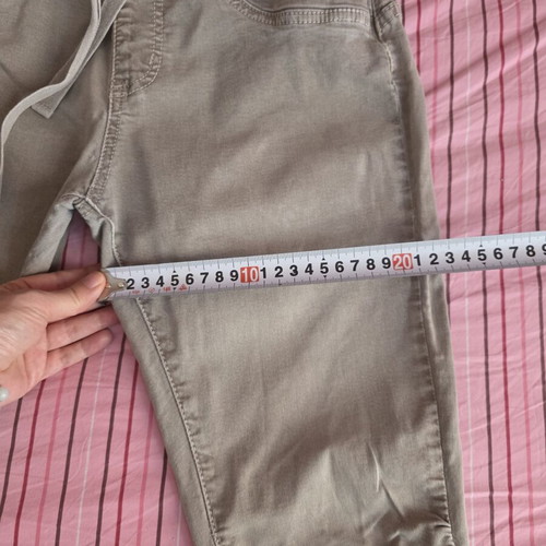 Khaki gray pants like new with elastic and drawstring, size M