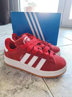 Adidas kids Campus 00s red sneakers new, size 31