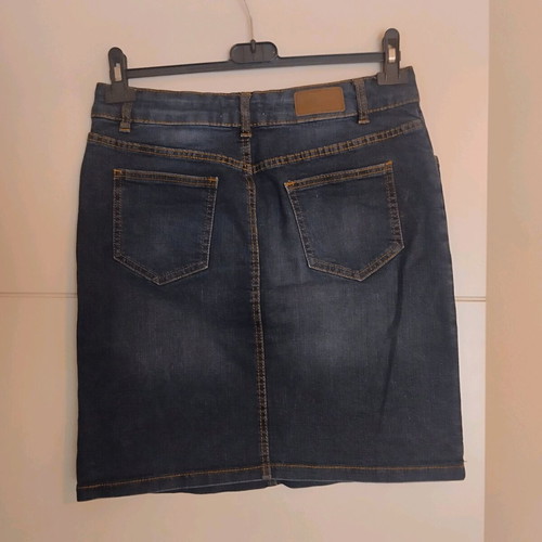 Denim skirt Bon Prix like new, dark color with brown stitching, size M