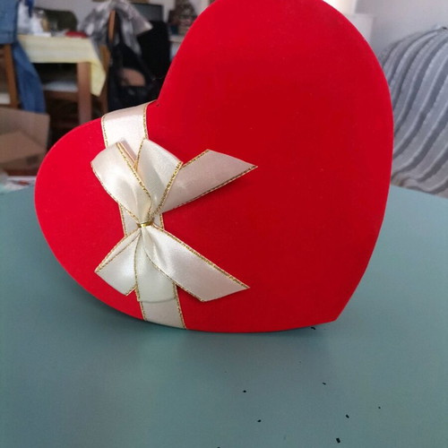 Heart-shaped box like new for decoration or storage