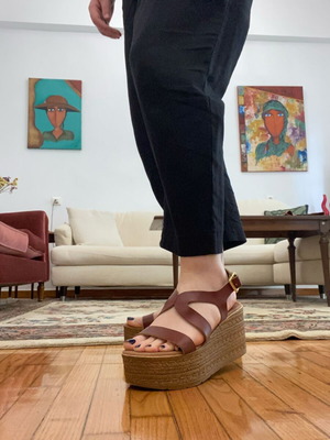 Brown leather platform sandals like new, size 41 fitting 40