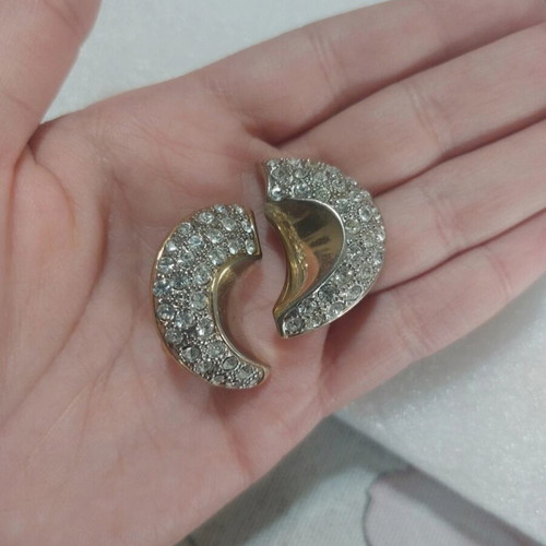 Vintage earrings with clip crescent moon, like new, gold color