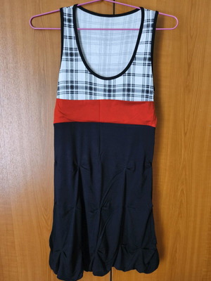 Queen Fashion elastic dress like new, above the knee