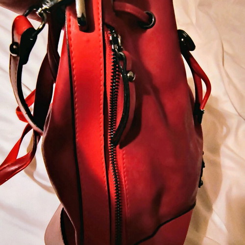 Loretta drawstring bag large, like new, red