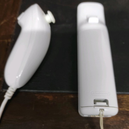 Wii controllers set used