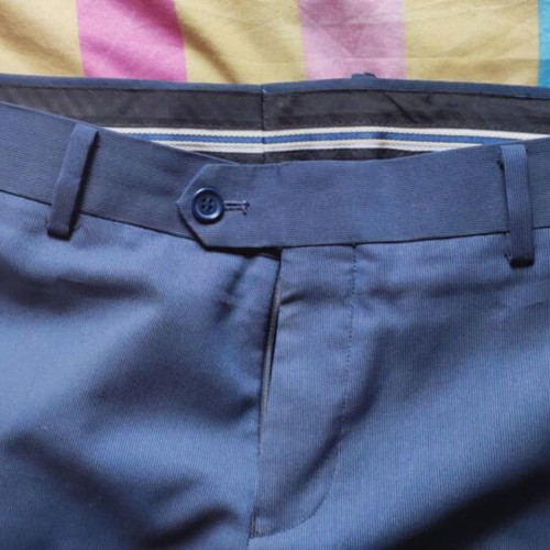 Official blue men's suit like new, size Large