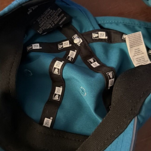 New Era women's hat like new, turquoise