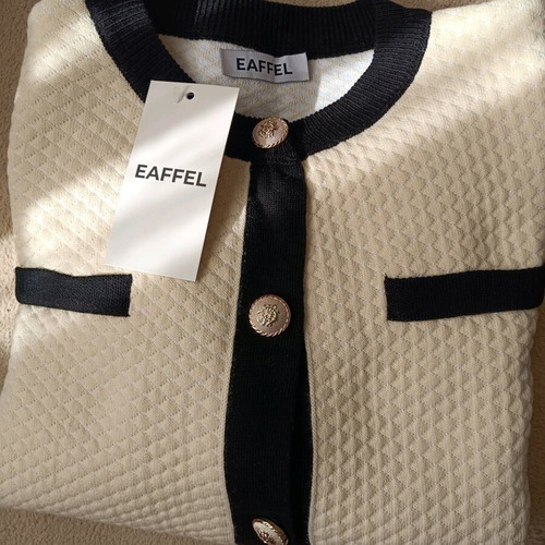 Classic cardigan size M new for all seasons