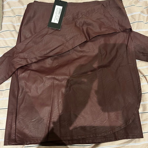 Ckontova wrap leather look skirt bordeaux new, one size